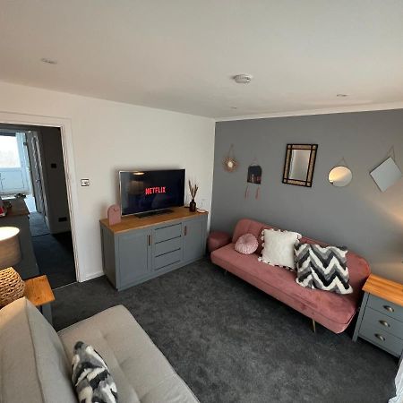 באת' House Sleeps 8. 2Bedrooms & Sofa Beds In Sitting Room מראה חיצוני תמונה