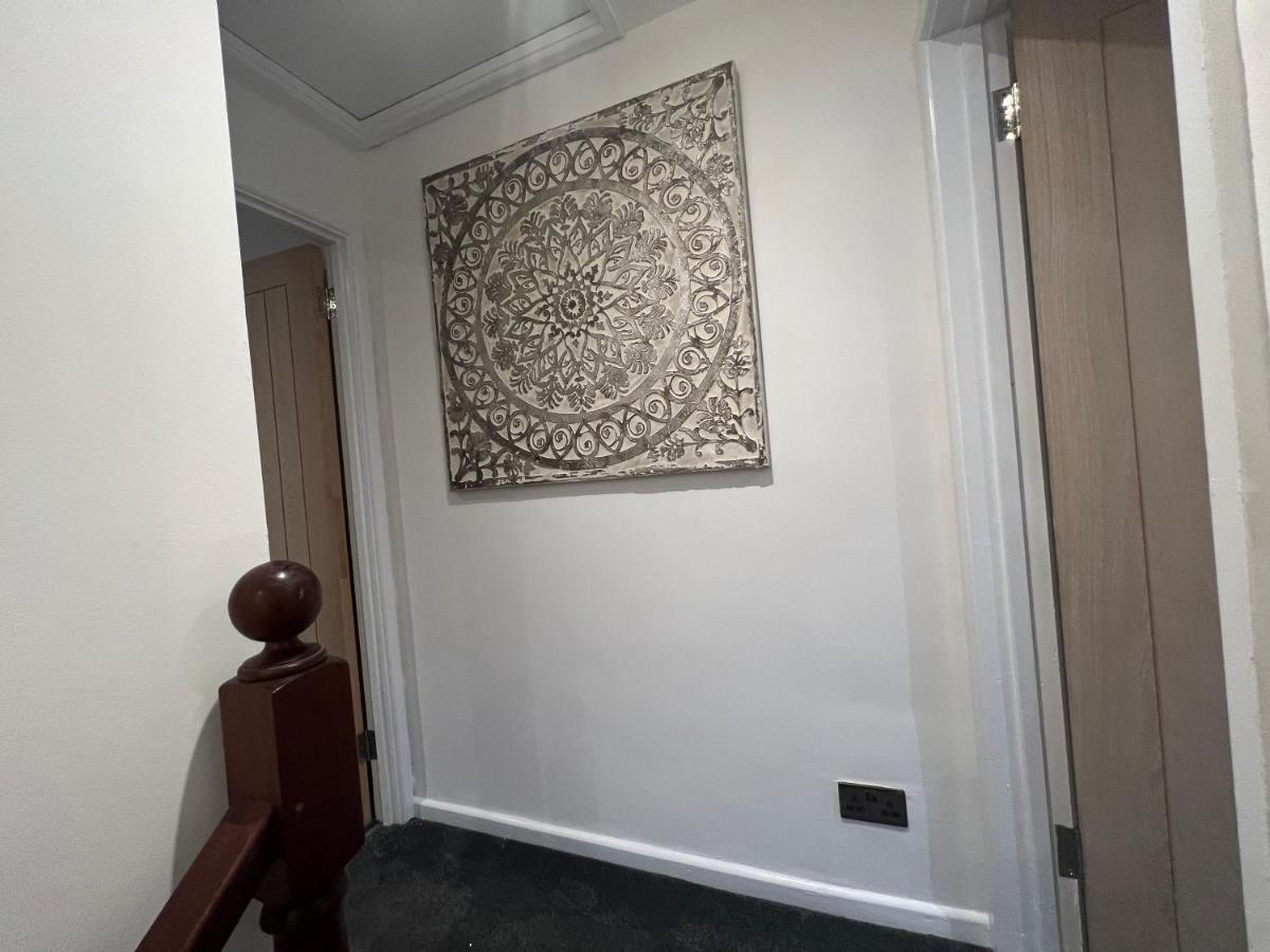 באת' House Sleeps 8. 2Bedrooms & Sofa Beds In Sitting Room מראה חיצוני תמונה