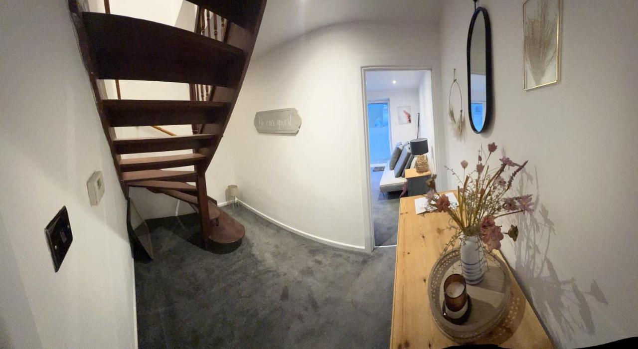 באת' House Sleeps 8. 2Bedrooms & Sofa Beds In Sitting Room מראה חיצוני תמונה