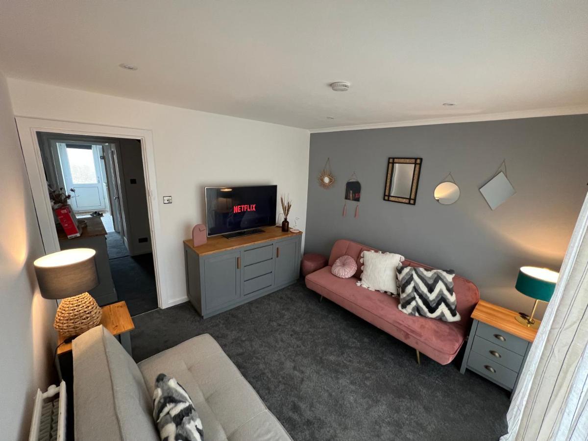 באת' House Sleeps 8. 2Bedrooms & Sofa Beds In Sitting Room מראה חיצוני תמונה