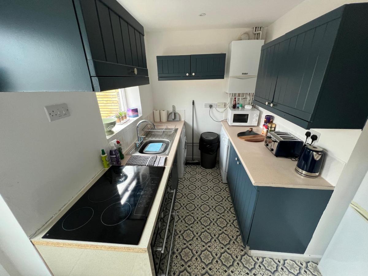באת' House Sleeps 8. 2Bedrooms & Sofa Beds In Sitting Room מראה חיצוני תמונה