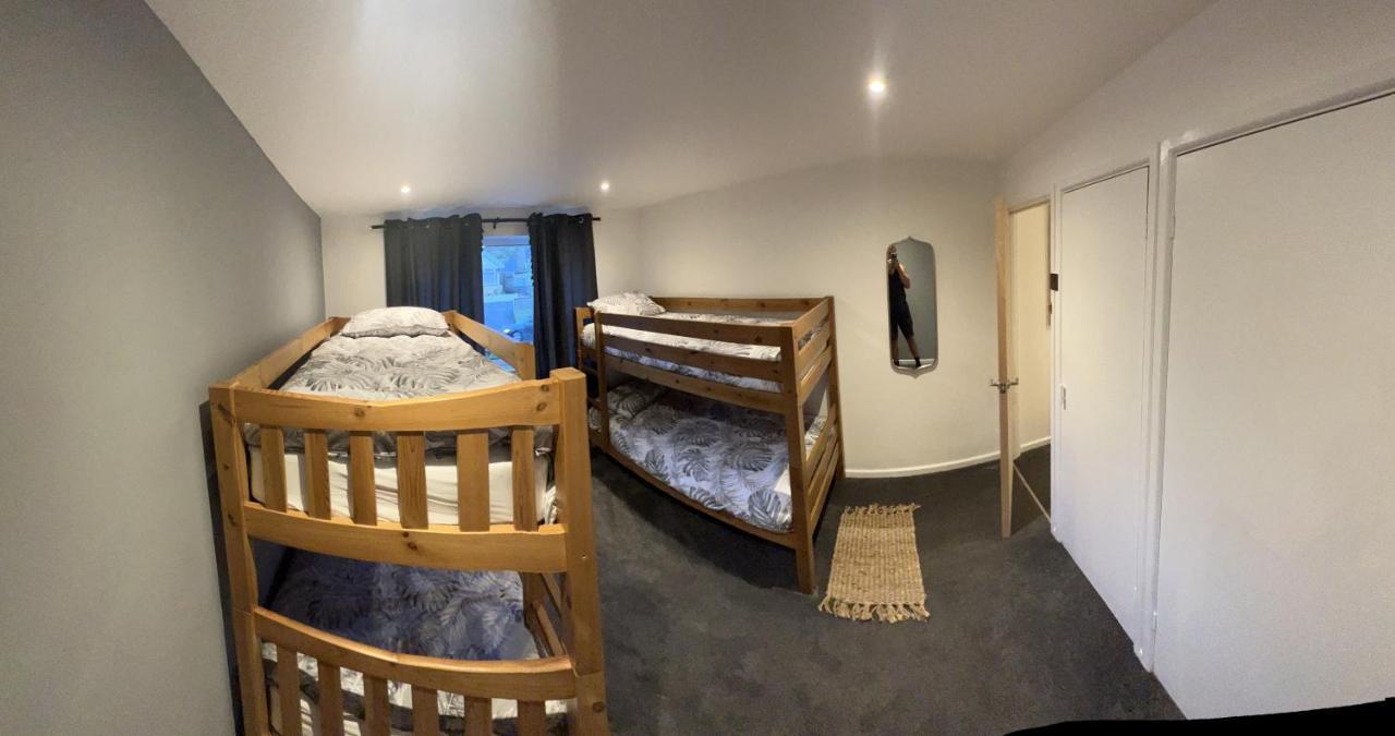באת' House Sleeps 8. 2Bedrooms & Sofa Beds In Sitting Room מראה חיצוני תמונה